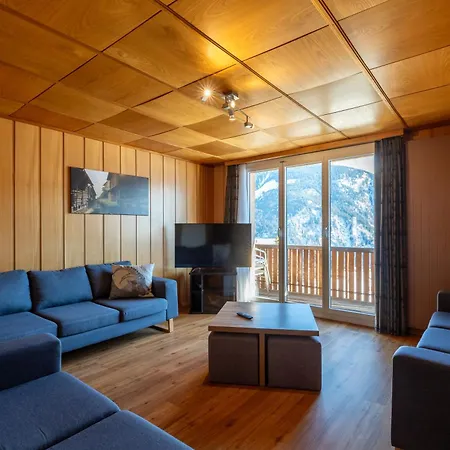 Viola Am Waldrand Von Apartman Disentis