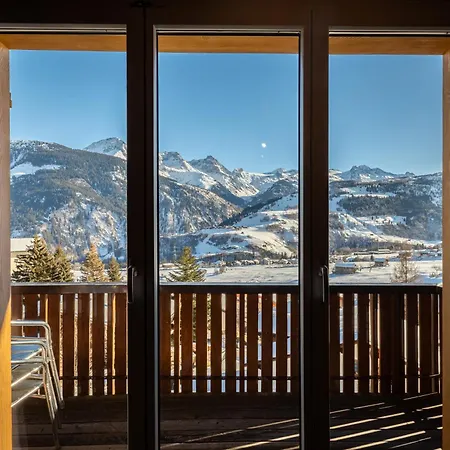 Viola Am Waldrand Von Apartmán Disentis